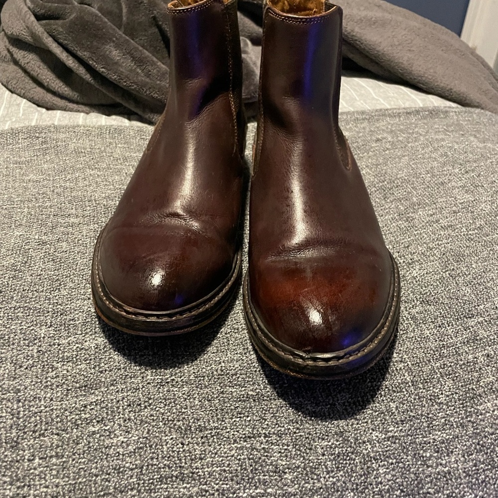 Lucky Brand Leather Chelsea Boots. Size 9.5